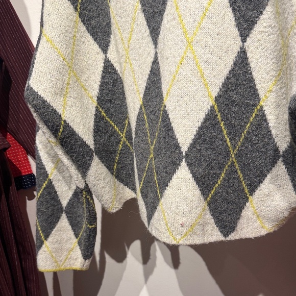 Pringle x H&M Gray and White Argyle Cropped Oversized Sweater - Picture 4 of 6
